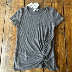 NWT Paper Crane Gray Waffle Knit Short Sleeve Top with Side Twist